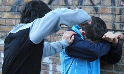 Ragazzi che si picchiano