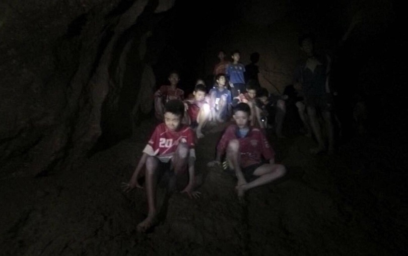Thailandia Bambini Grotta