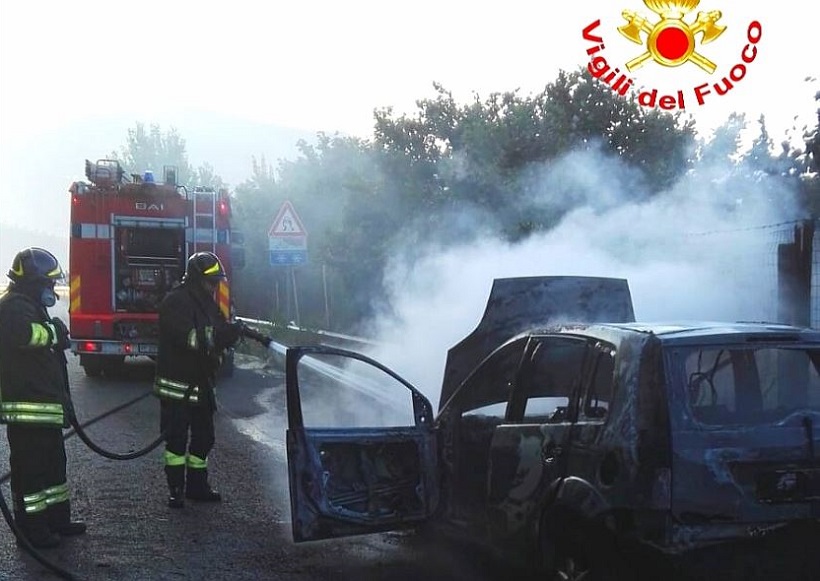 Auto incendiata Monte Laura