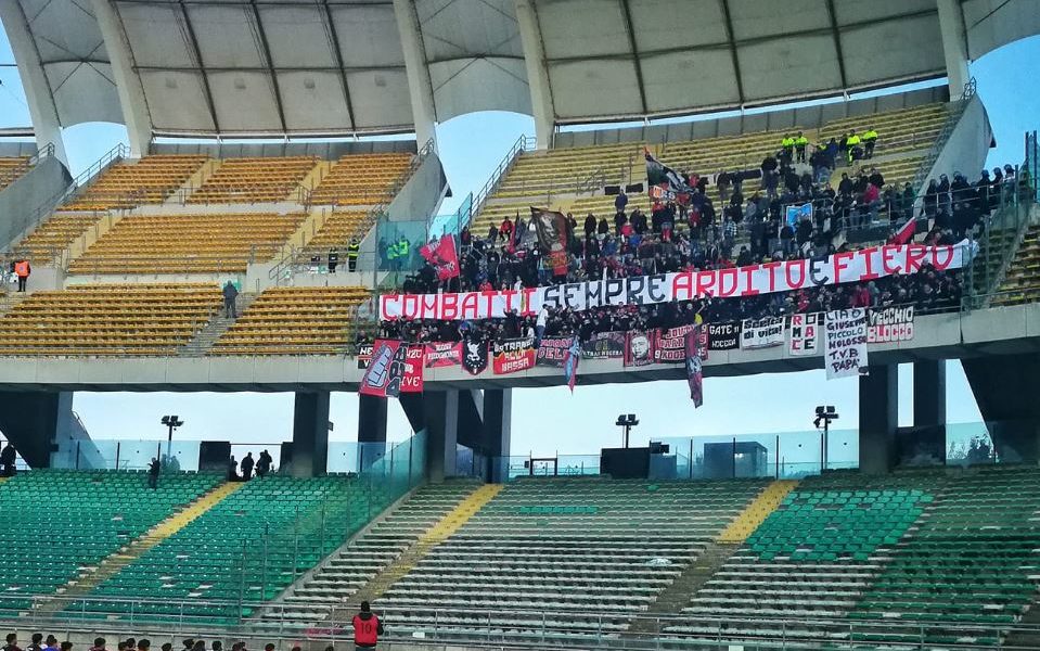 Tifosi Nocerina al San Nicola