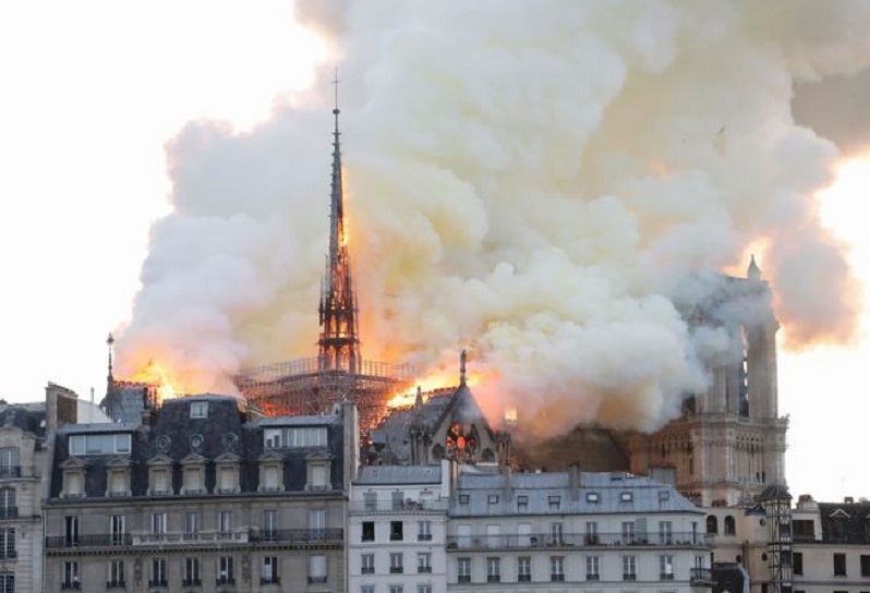 Notre Dame Parigi Incendio