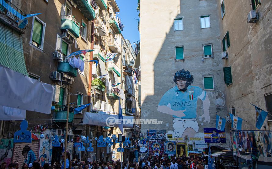 Largo Maradona ai Quartieri Spagnoli